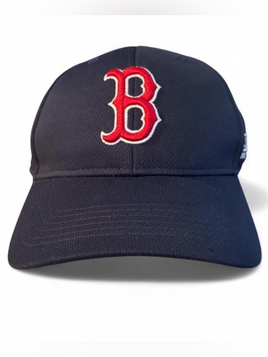 MLB Other - MLB Classic Boston Red Sox navy blue cap with red 'B' logo